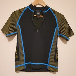 Urban Outfitters Iets Frans Short Sleeve Quarter Zip Size L